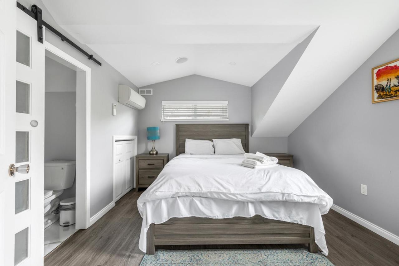 Stylish Dual Bedroom Suite In Van West Vancouver Exterior foto